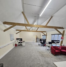 Wildham Lane, Chichester to rent Interior Photo- Image 2 of 6