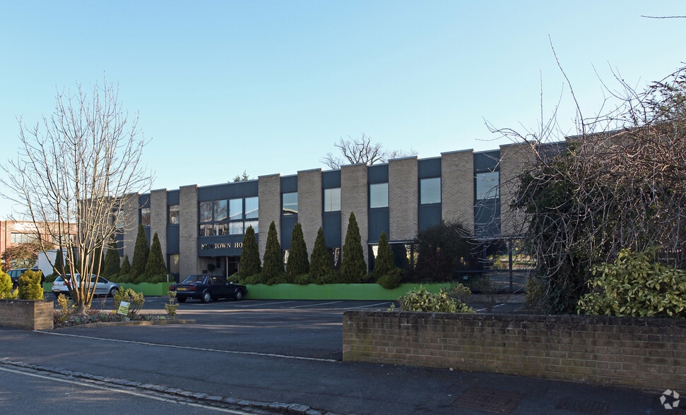 Newtown Rd, Henley On Thames to rent - Building Photo - Image 1 of 6