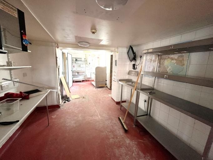 128 West St, Fareham to rent Interior Photo- Image 1 of 5