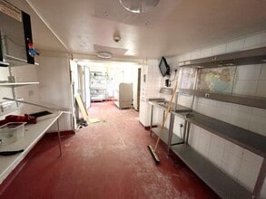 128 West St, Fareham to rent Interior Photo- Image 1 of 5