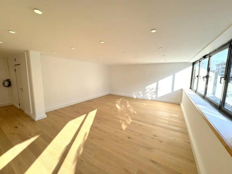 Office in Viroflay to rent - Interior Photo - Image 3 of 8