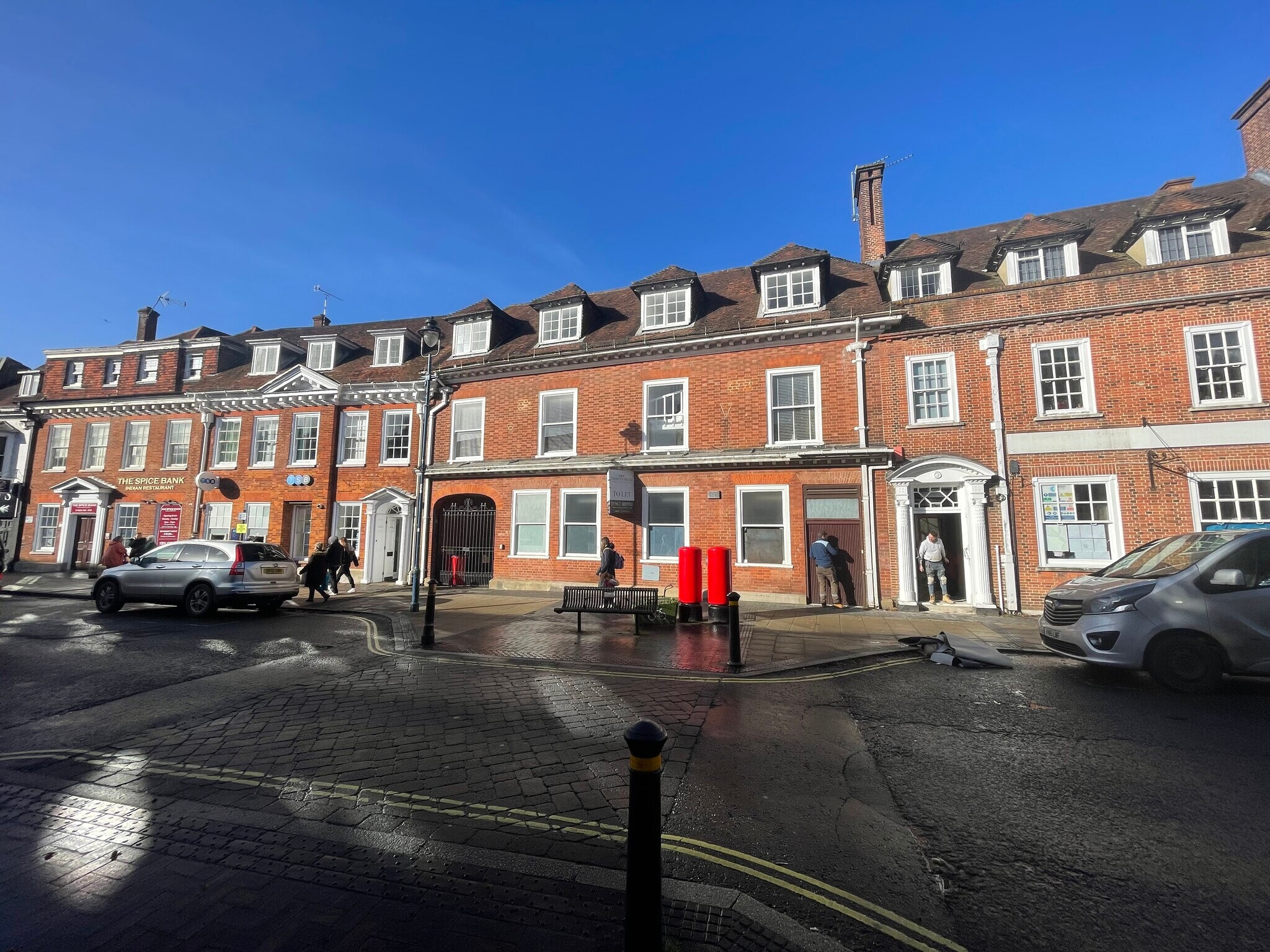 38-38A High St, Alton to rent Building Photo- Image 1 of 2