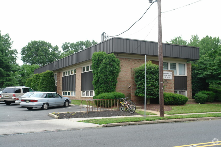 1457 Raritan Rd, Clark, NJ for rent - Building Photo - Image 1 of 8