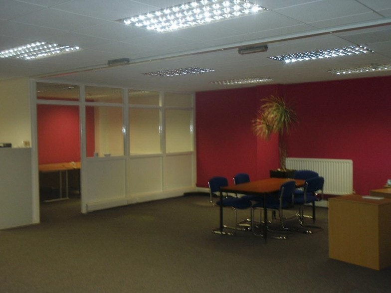 Albany Ct, Newcastle Upon Tyne to rent - Interior Photo - Image 2 of 2