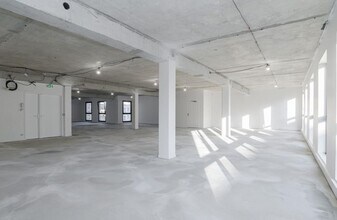 37 Rue Adam Ledoux, Courbevoie for sale Interior Photo- Image 2 of 2