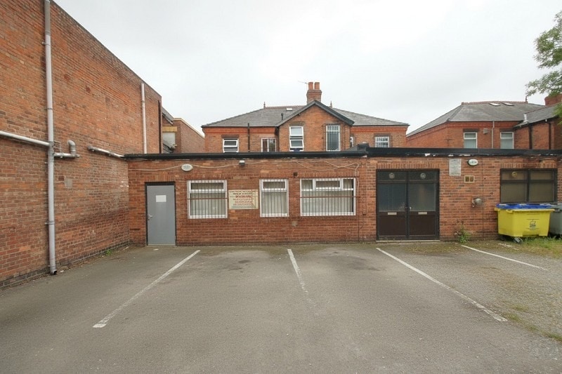 66 Whitby Rd, Ellesmere Port to rent Building Photo- Image 1 of 2