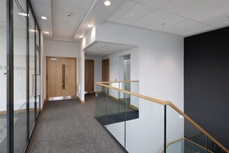 Electric Av, Lincoln to rent Interior Photo- Image 2 of 5