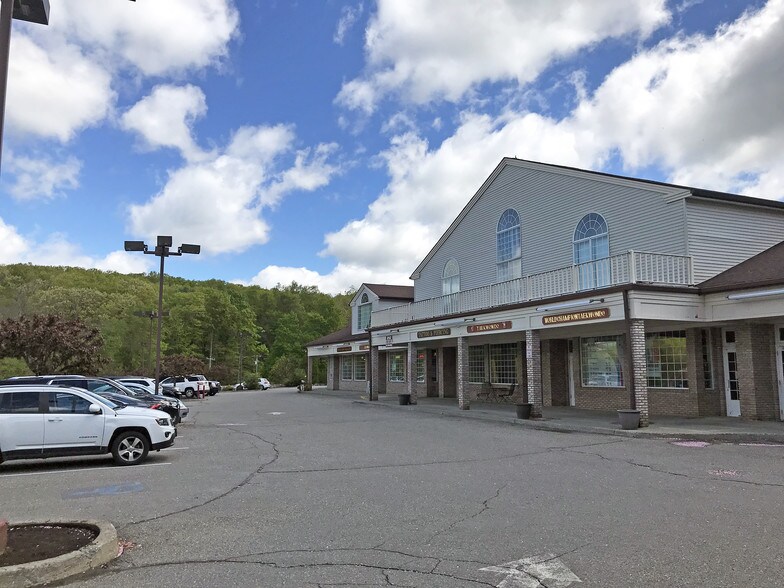 28 State Route 39, New Fairfield, CT for rent - Building Photo - Image 2 of 3