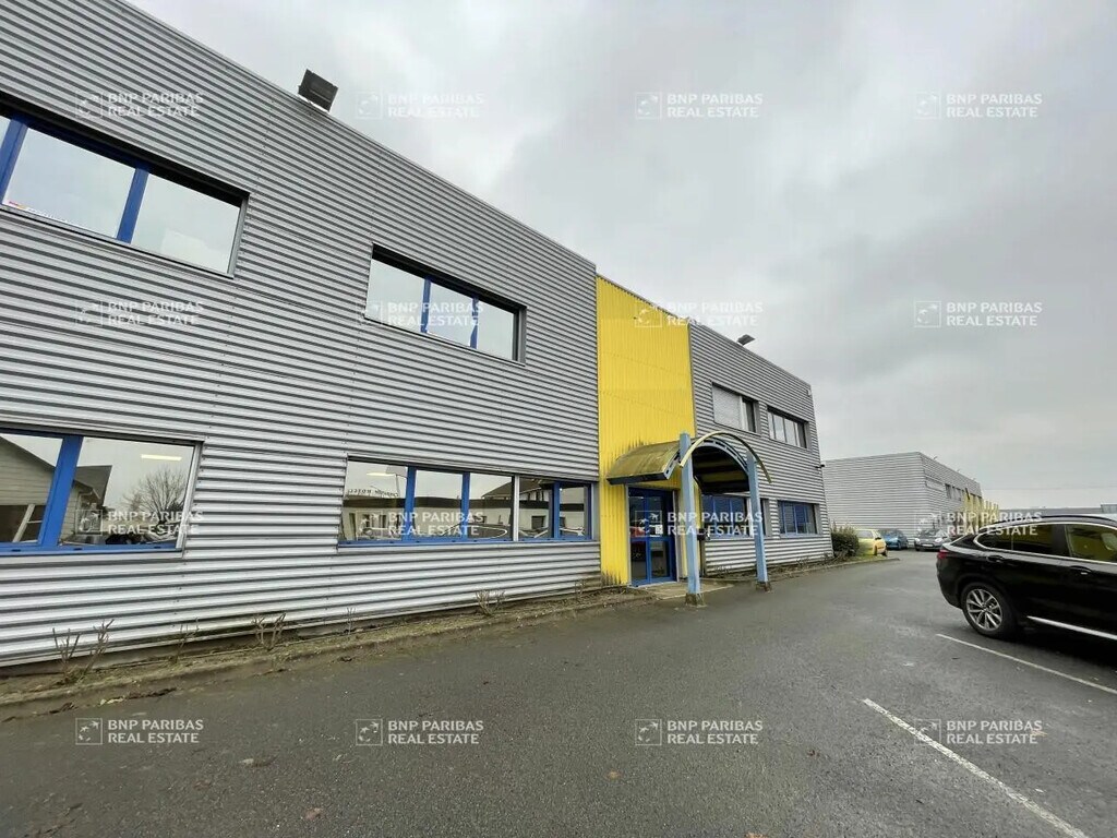 Location Local d'activités 938 m² - Photo 1