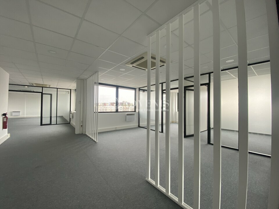 16 Rue Jean Jacques Rousseau, Issy-les-Moulineaux to rent Interior Photo- Image 1 of 13