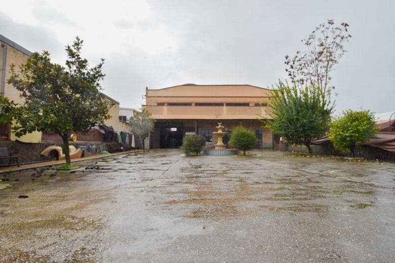 Avenida América, 29, Santa Fe, Granada for sale - Building Photo - Image 2 of 44