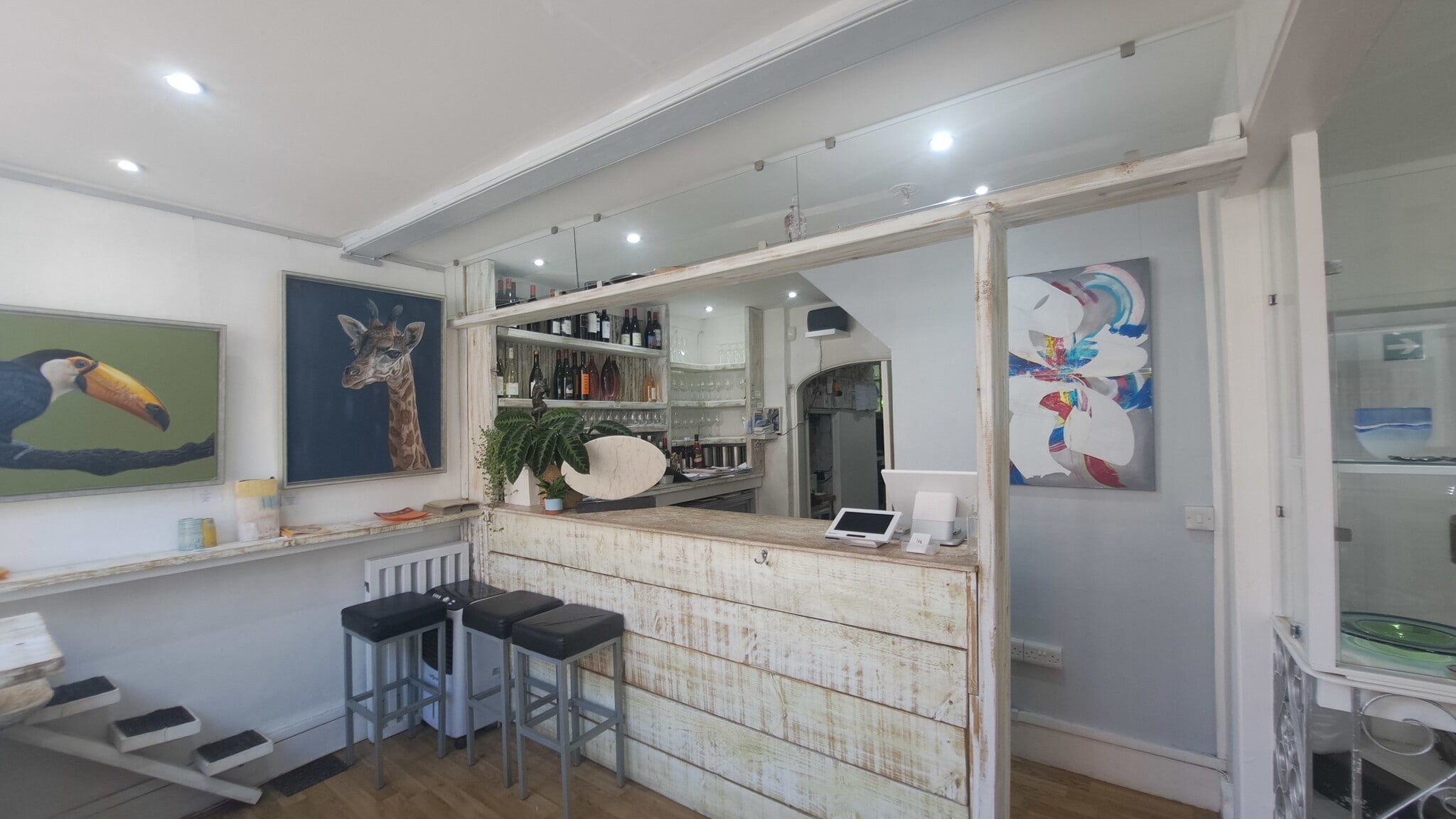 13-14 Market Pl, Stoke Hammond to rent Interior Photo- Image 1 of 5