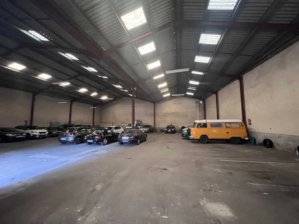 Vente Local d'activités 840 m² - Photo 1