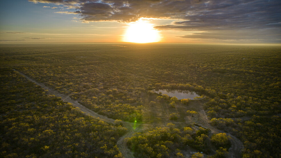 County Road 422, Pleasanton, TX for sale - Building Photo - Image 2 of 26