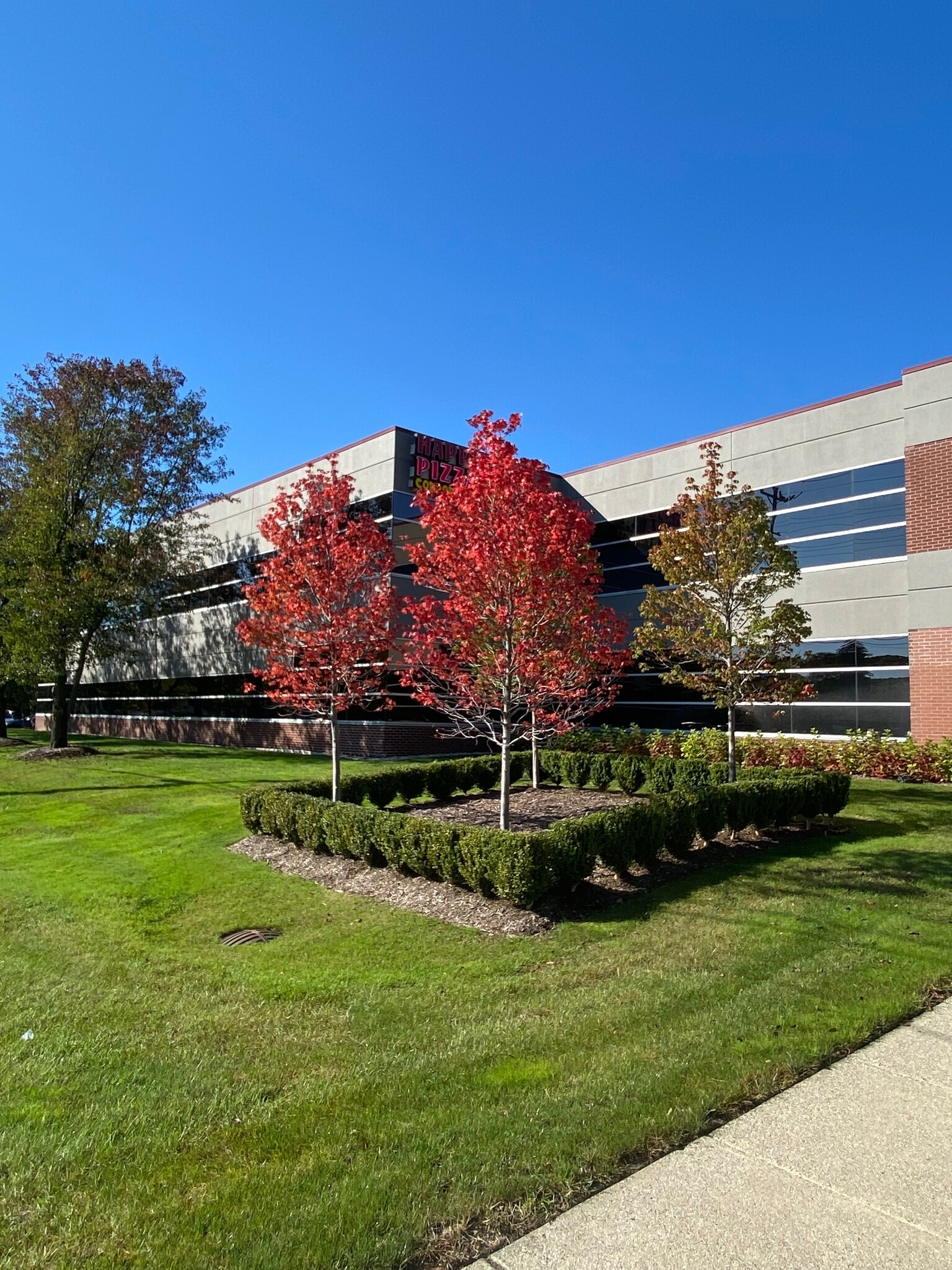 30201 Orchard Lake Rd, Farmington Hills, MI to rent Primary Photo- Image 1 of 16