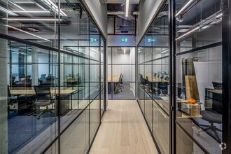 2-18 Warburton Rd, London to rent Interior Photo- Image 1 of 10