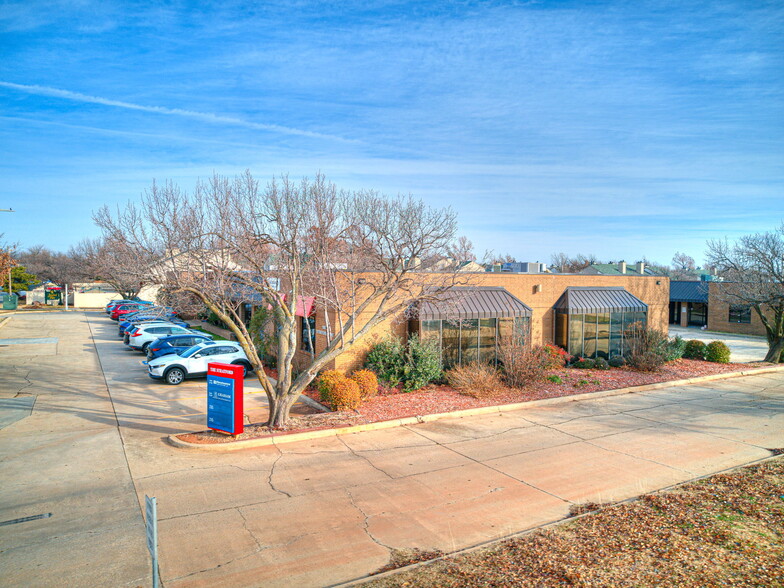 11100 Stratford Dr, Oklahoma City, OK for sale - Building Photo - Image 1 of 29