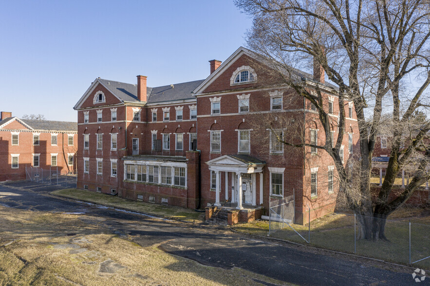 Warfield Ave, Sykesville, MD for sale - Primary Photo - Image 1 of 6