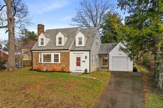 109 Broadview Ave, Warrenton, VA for rent Primary Photo- Image 1 of 19