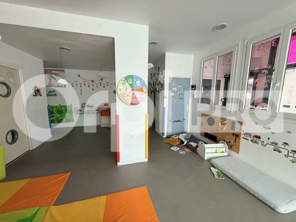 Vente Bureaux 154 m² - Photo 1