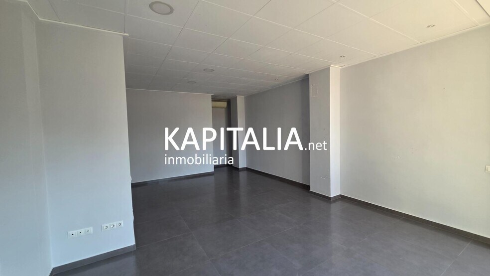 Retail in Ontinyent to rent - Interior Photo - Image 2 of 10