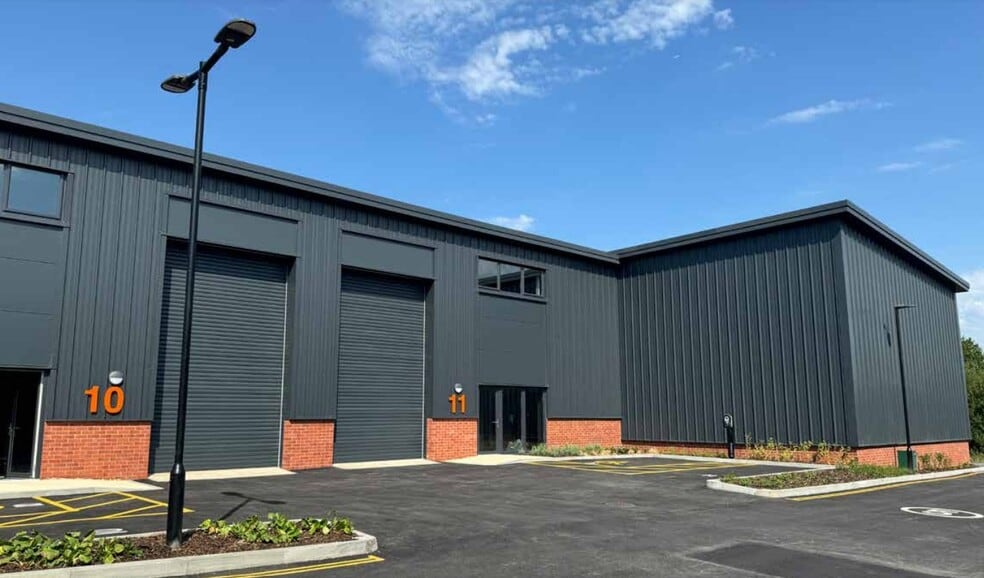 Knowle Ln, Eastleigh to rent - Building Photo - Image 3 of 5