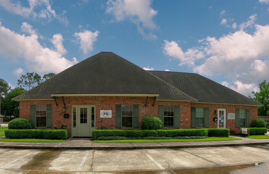 1532 S Burnside Ave, Gonzales, LA for sale - Building Photo - Image 1 of 1