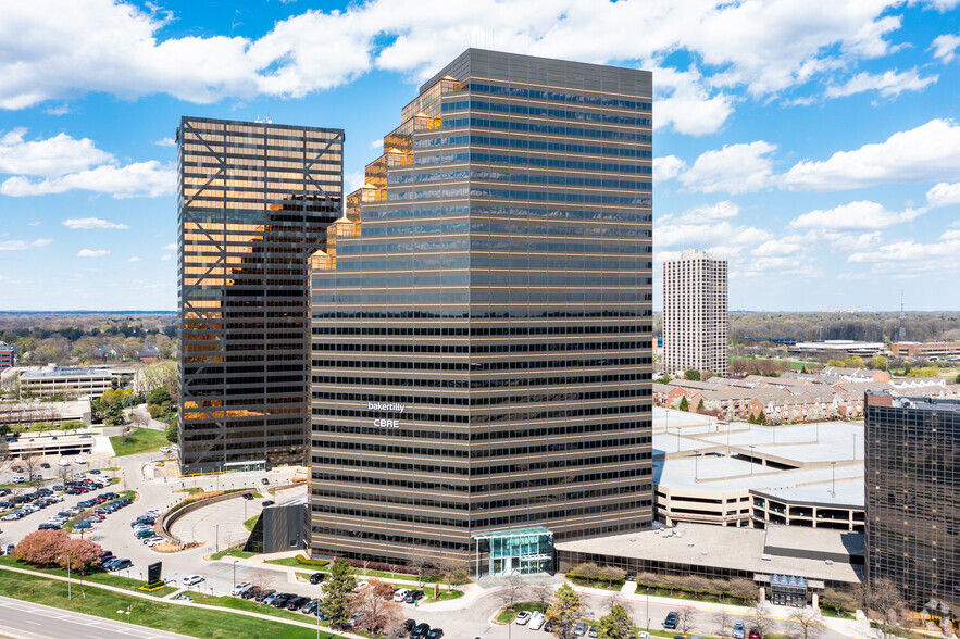 4000 Town Ctr, Southfield, MI for rent - Primary Photo - Image 1 of 8