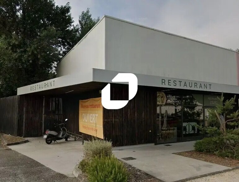 Retail in Mérignac to rent - Building Photo - Image 1 of 3