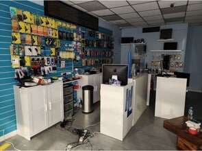 1-18 Church Arcade, Bedford to rent Interior Photo- Image 2 of 3