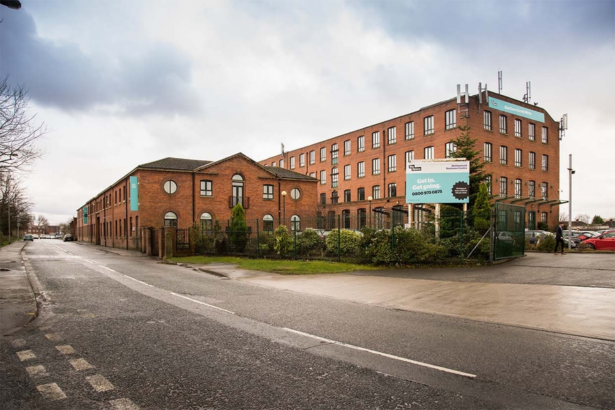 Albert St, Oldham to rent - Building Photo - Image 3 of 6