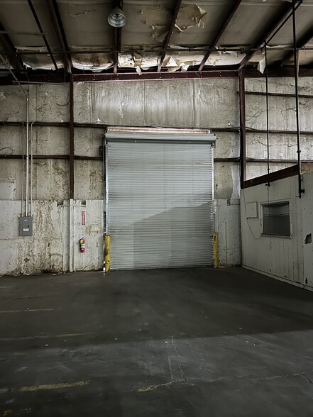 232 S Industrial Blvd, Calhoun, GA for rent - Building Photo - Image 3 of 8