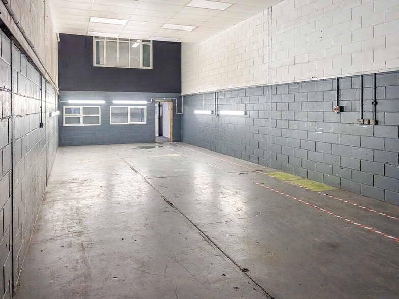 Ford Rd, Ford to rent - Building Photo - Image 2 of 3