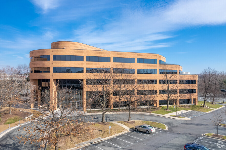 2400 Research Blvd, Rockville, MD for rent - Primary Photo - Image 1 of 19