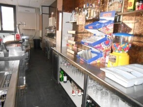 Retail in Santpedor, Barcelona to rent Interior Photo- Image 2 of 6