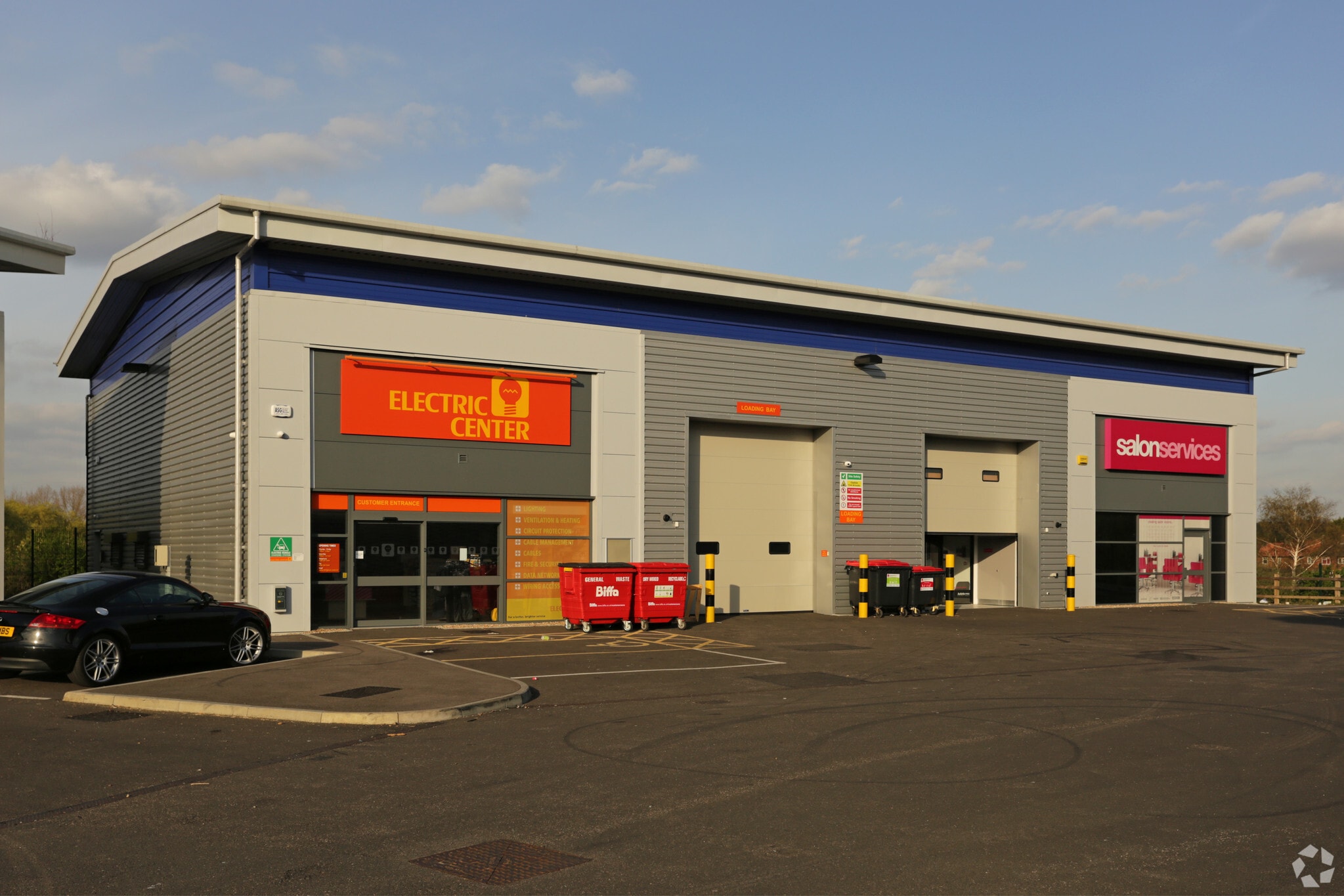 Southend Ln, London to rent Primary Photo- Image 1 of 5