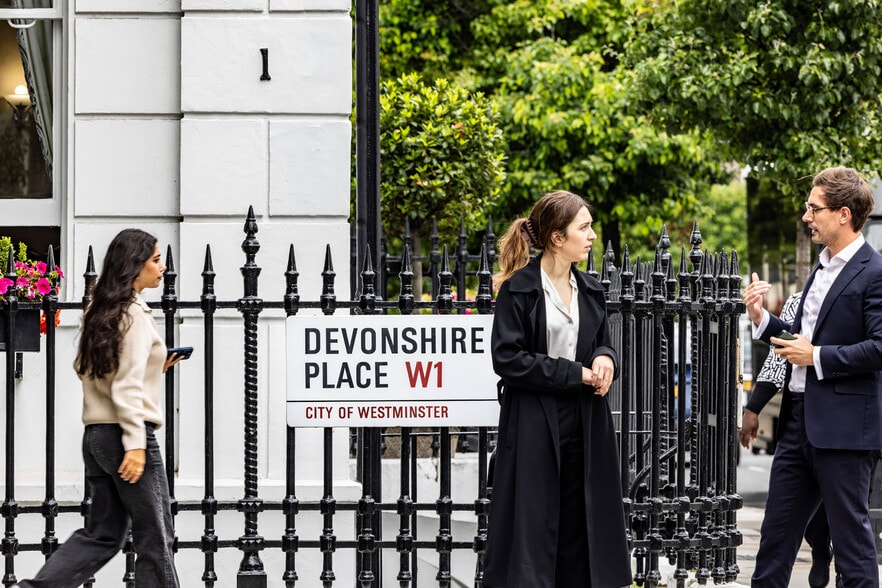 11 Devonshire Pl, London to rent - Building Photo - Image 3 of 11