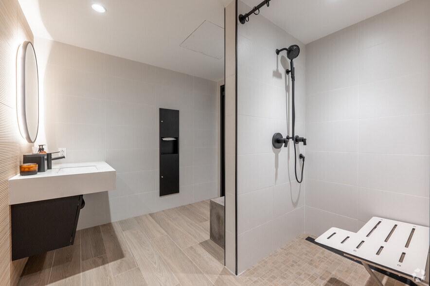 1763 Columbia Rd NW, Washington, DC to rent - Interior Photo - Image 2 of 55