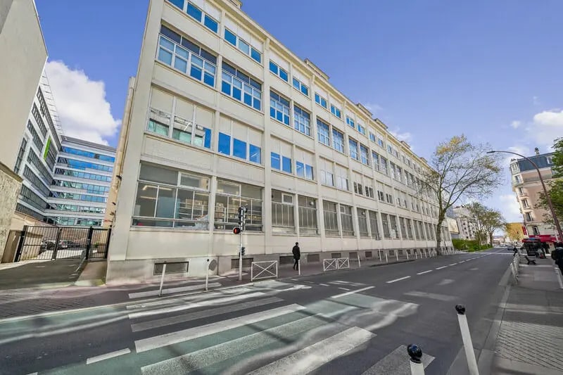 Office in Montrouge to rent Building Photo- Image 1 of 17