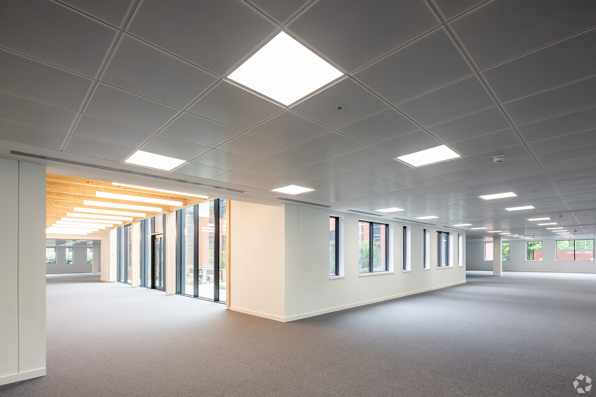 Westacott Way, Maidenhead to rent Interior Photo- Image 1 of 4