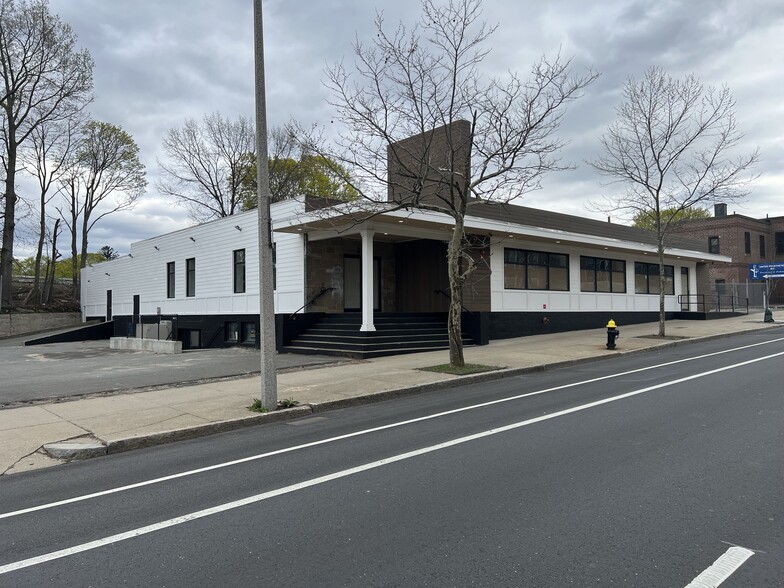 301-311 Columbia Rd, Dorchester, MA for rent - Building Photo - Image 3 of 7