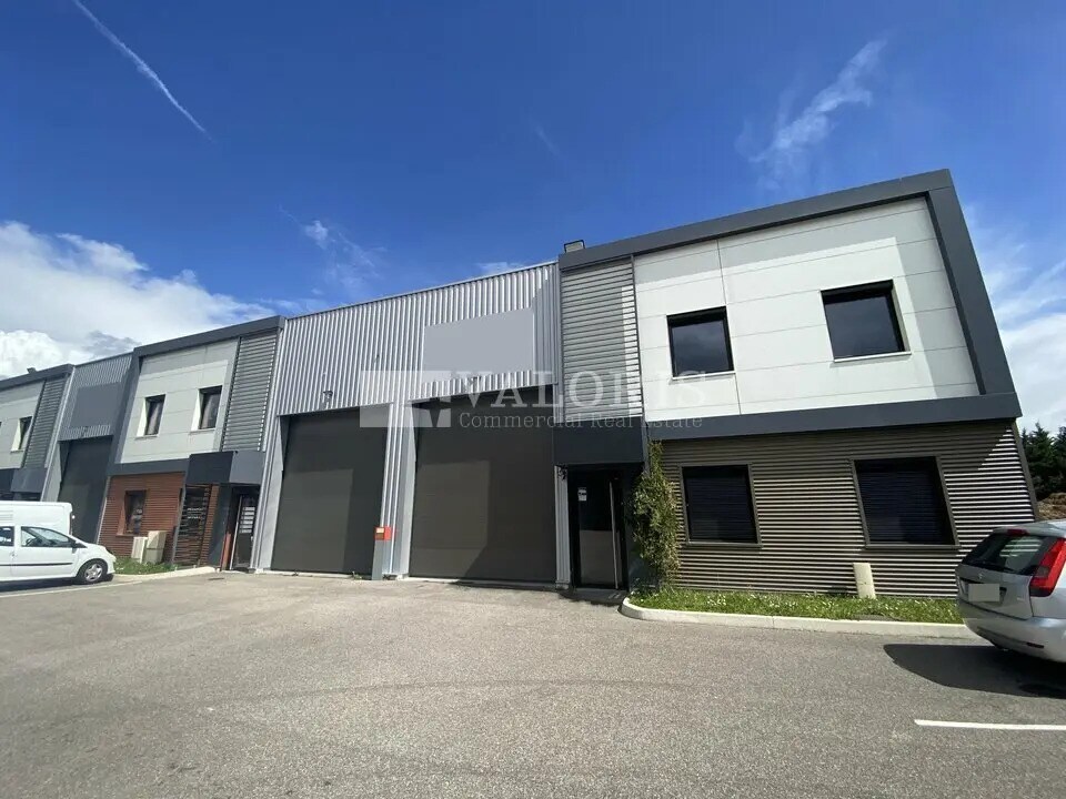 Location Local d'activités 335 m² - Photo 1