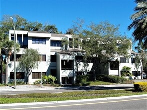 3333 W Kennedy Blvd, Tampa, FL for rent Building Photo- Image 2 of 15