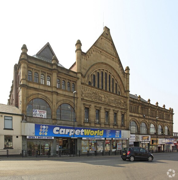 154 Huddersfield Rd, Oldham for sale - Primary Photo - Image 1 of 1