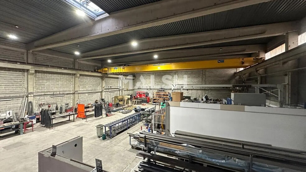 Office in Chassieu to rent - Building Photo - Image 1 of 12