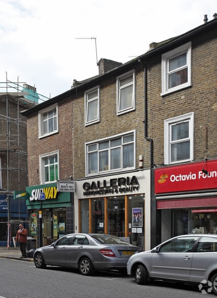 39 High St, London to rent - Building Photo - Image 2 of 2