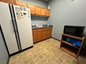 1903 121 Av NE, Edmonton, AB for rent Interior Photo- Image 2 of 8