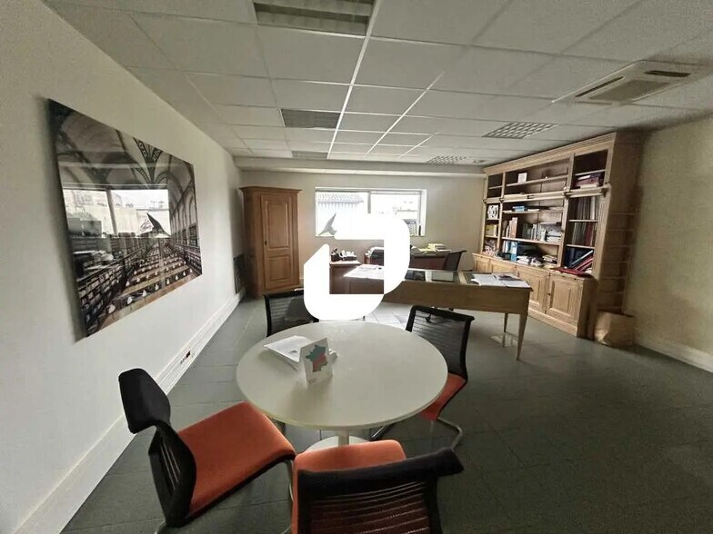 Office in Houilles to rent - Interior Photo - Image 2 of 19