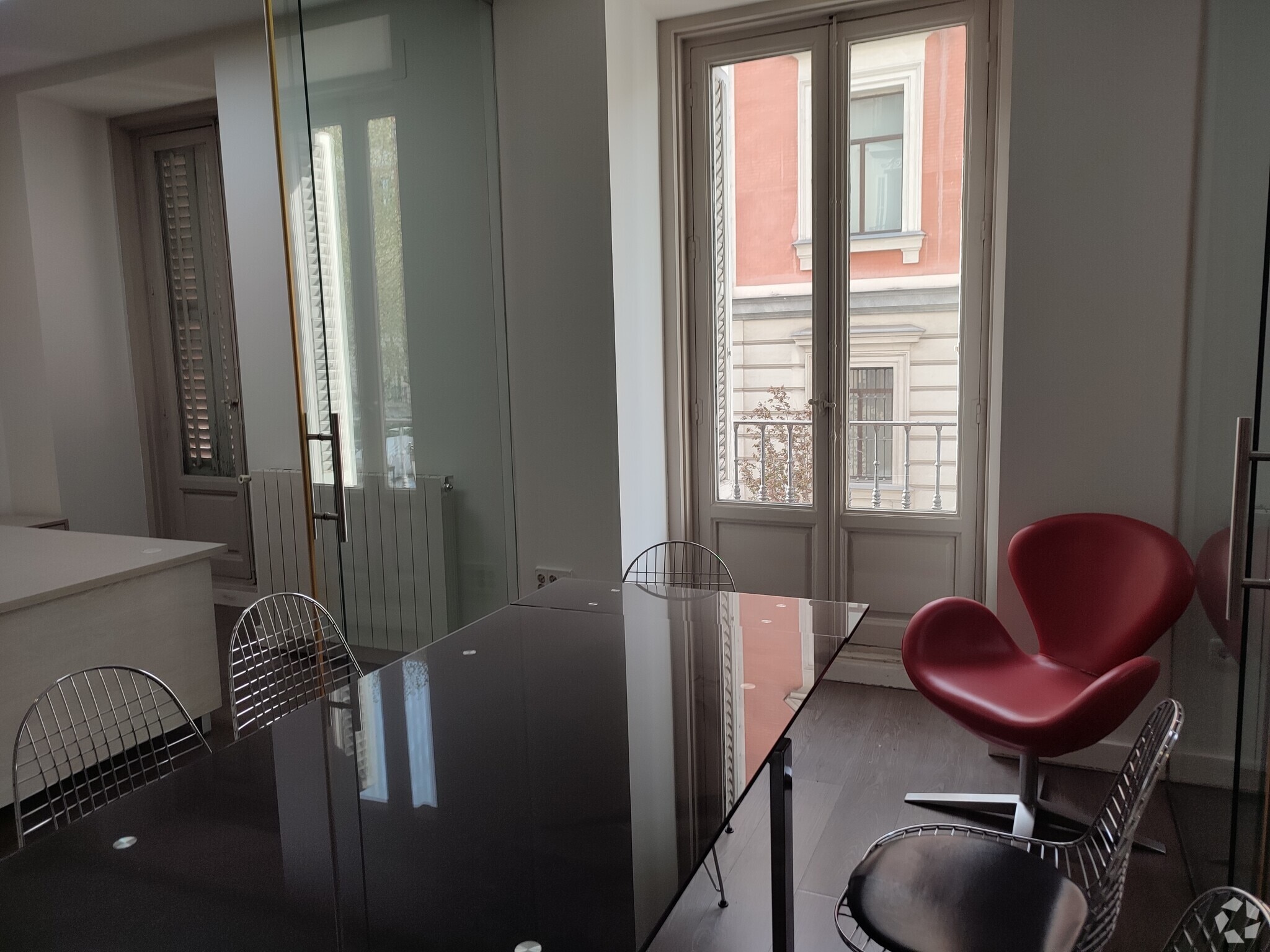 Office in Madrid, Madrid to rent Interior Photo- Image 1 of 2