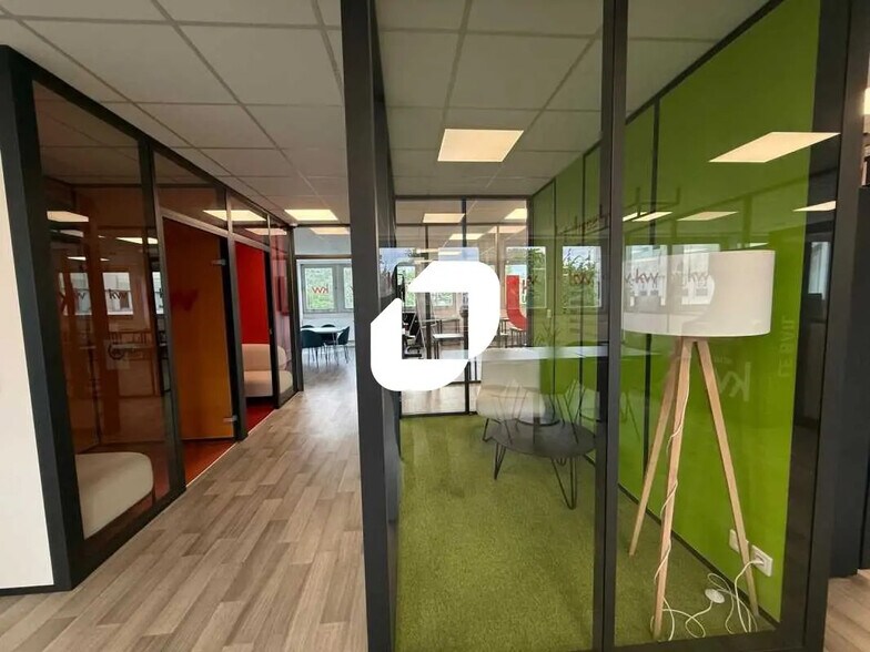 Office in Osny to rent - Interior Photo - Image 3 of 18